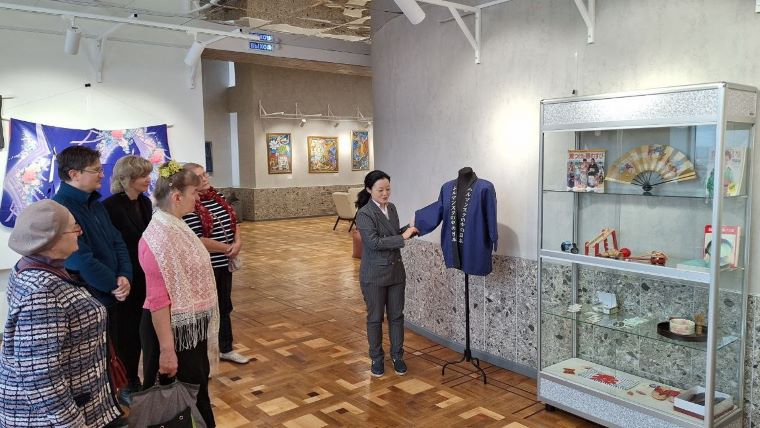 В библиотеке имени Ларисы Гладиной открылась экспозиция, посвящённая Японии