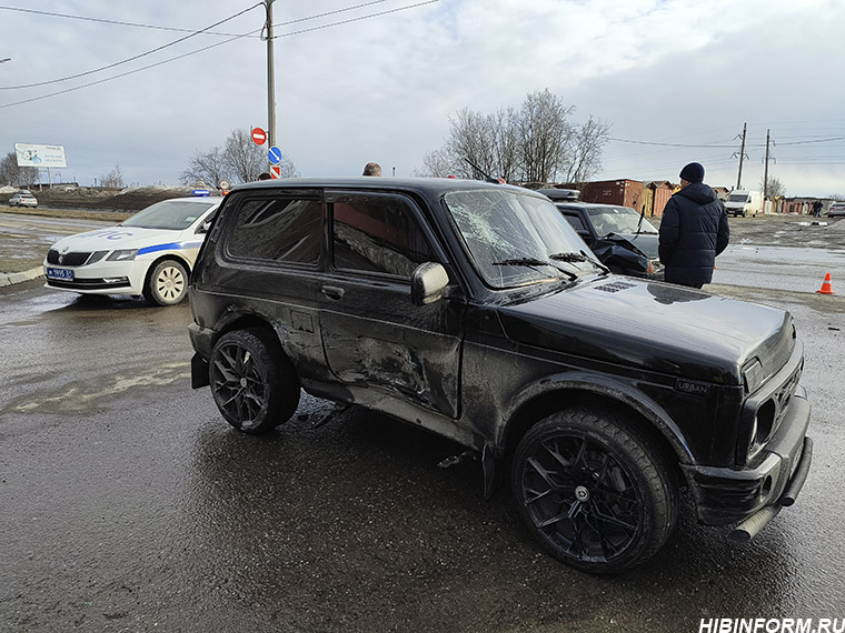 Два человека пострадали в ДТП на улице Строителей в Апатитах (+ВИДЕО)