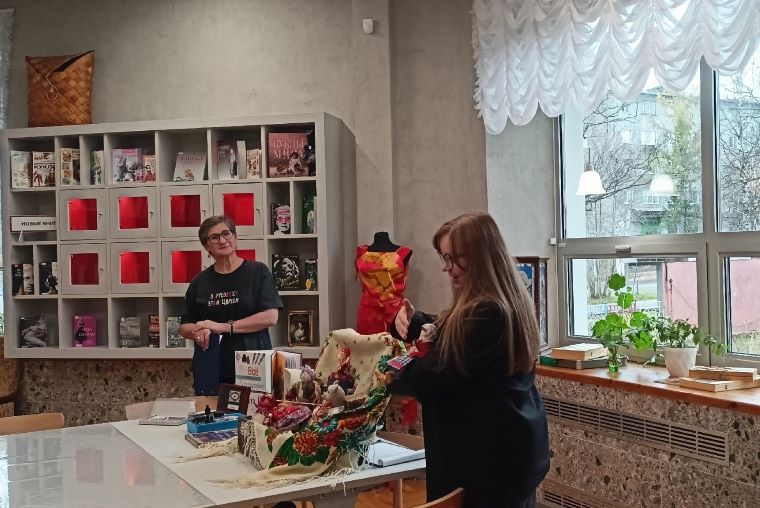 В апатитской библиотеке имени Ларисы Гладиной прошёл день открытых дверей