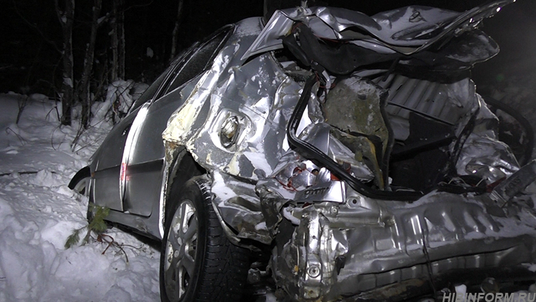 Разбитая "Тойота" на автоподъезде к Апатитам пугает автовладельцев