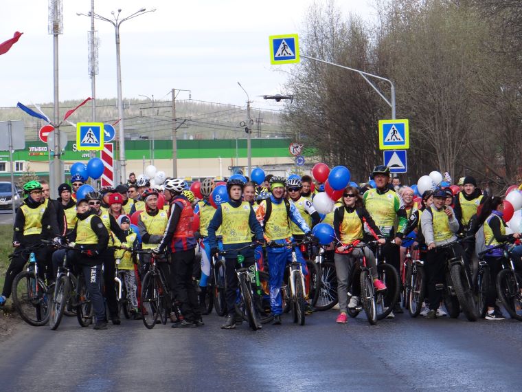 В Апатитах прошёл III велопарад. Участники получили призы за медлительность