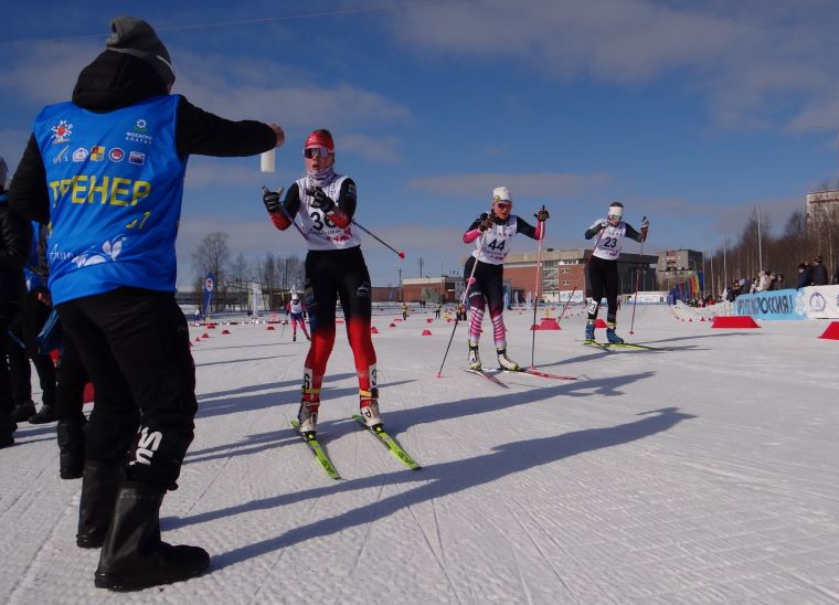 В Апатитах прошло первенство России по лыжным гонкам среди юниорок (+ВИДЕО)