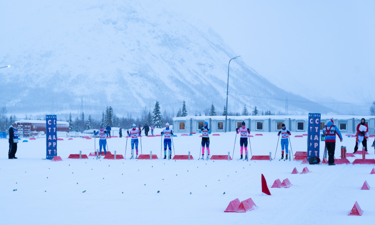 На стадионе «Тирвас» проходит первенство СЗФО по лыжным гонкам