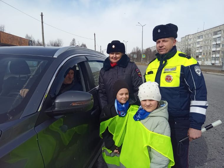 В Апатитах дети попросили водителей соблюдать ПДД