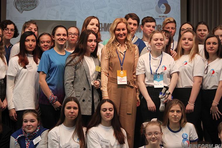 Евгения Чибис рассказала апатитской молодёжи о тонкостях волонтёрства