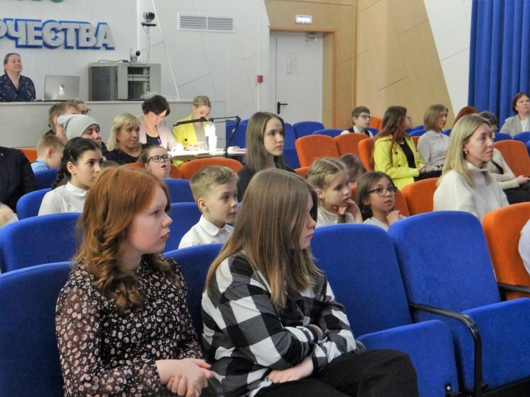 В Апатитах прошёл конкурс чтецов фестиваля детского творчества «Овация»