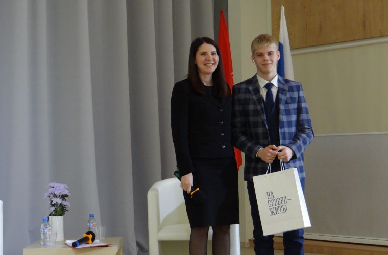 Для кировских школьников провели встречу с главой регионального минобрнауки