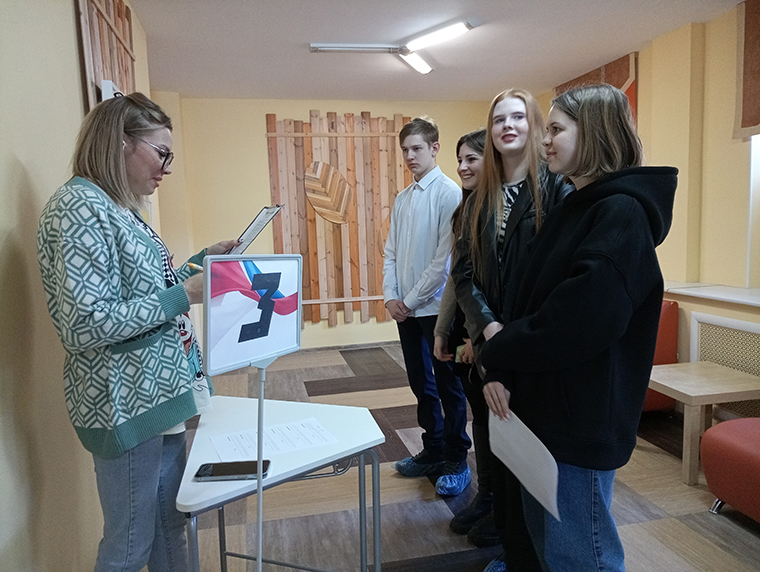 Самыми продвинутыми юными избирателями в Кировске оказались "Не чайники"