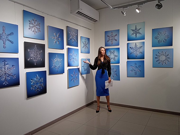 Музейно-выставочный центр радует выставкой зимних кристаллов