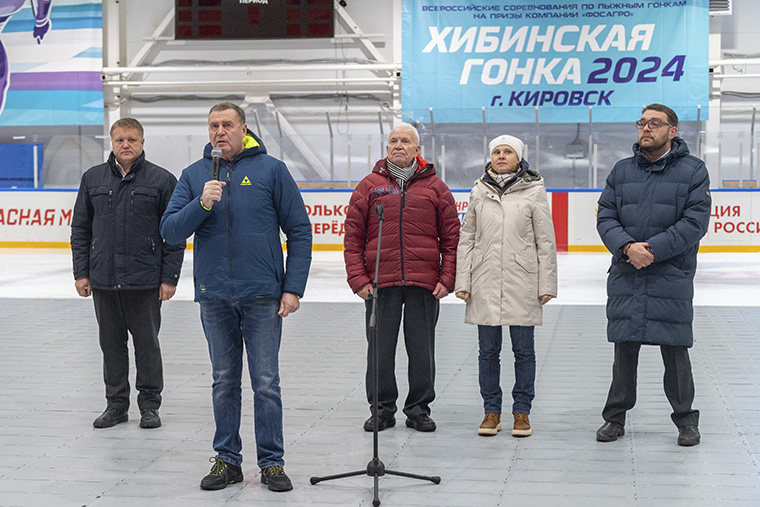 Юным хоккеистам — автобус, лыжникам и болельщикам — «Хибинскую гонку»