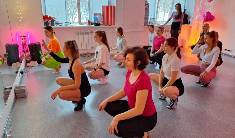 Апатитская студия танца отметила день рождения мастер-классами