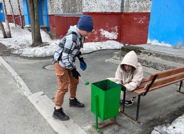 Все апатитские УК и ТСЖ одновременно убрали придомовые территории