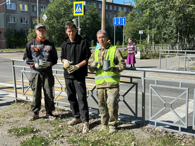 Студенты самых разных вузов приводят Апатиты в порядок