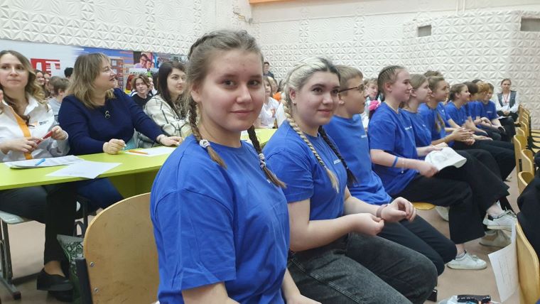 В апатитской школе №4 прошёл фестиваль волонтёрских отрядов