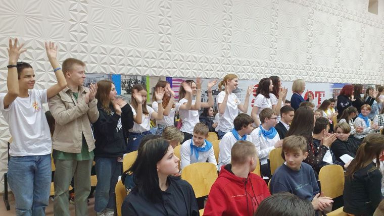В апатитской школе №4 прошёл фестиваль волонтёрских отрядов