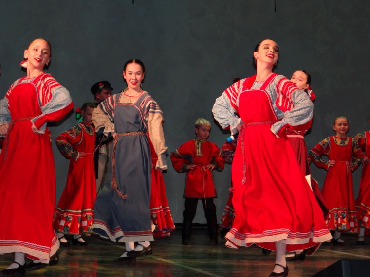 Апатитский ансамбль народной песни и танца «Забава» отпраздновал своё 20-летие