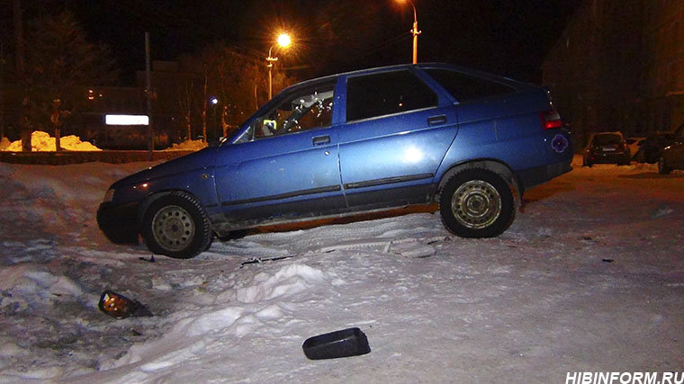 Апатитские полицейские задержали группу подростков, вскрывавших машины