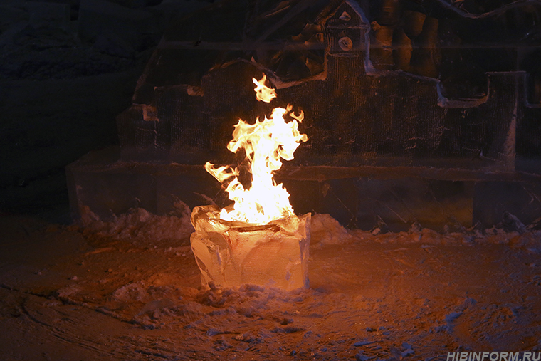 «Бешеная пила» в Кировске: скульпторы зажигали и поджигали